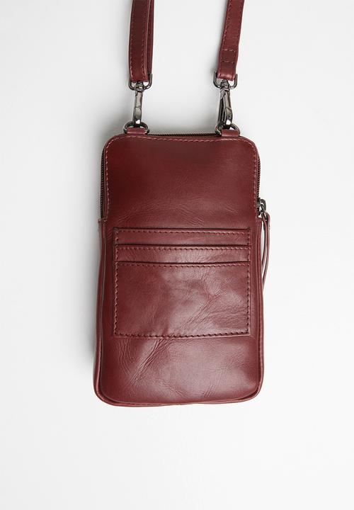 BUSBY - Jackie on the go crossbody - burgundy 
