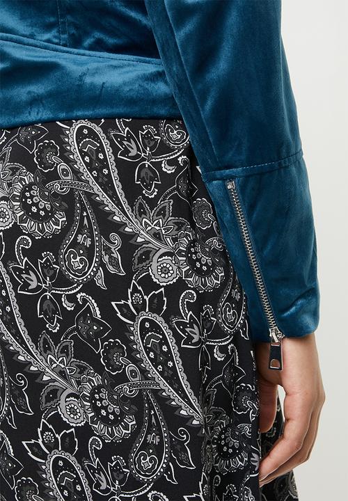 Vero Moda - Hazle velvet short jacket - blue