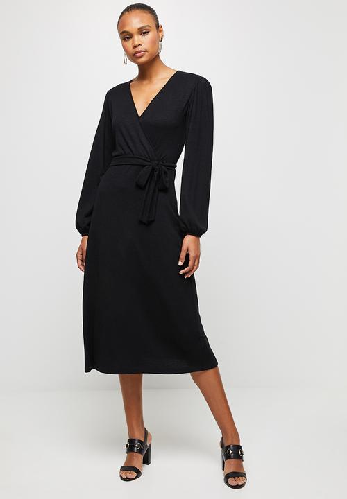 edit - Warm handle balloon sleeve wrap dress - black