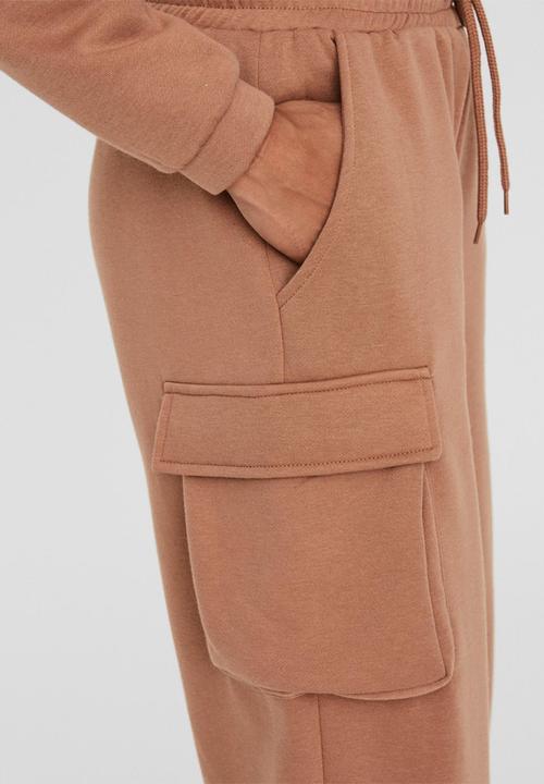 Vero Moda - Natalie cargo sweat pant - brown