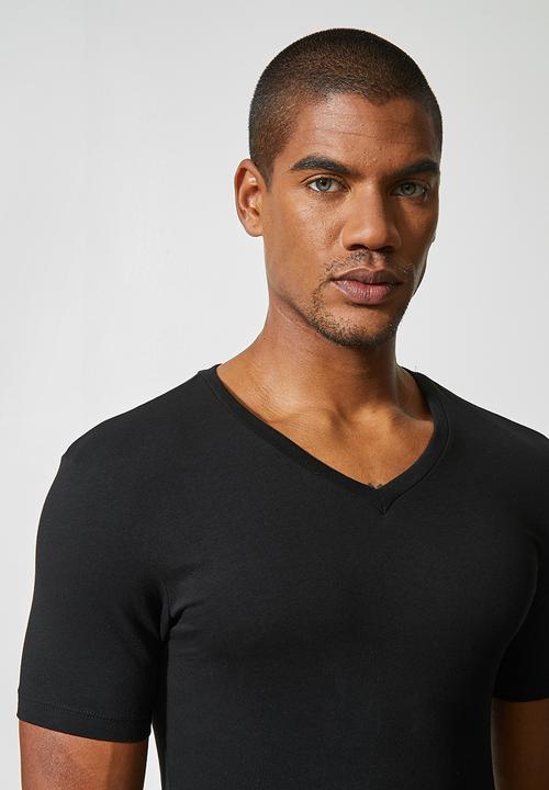 Superbalist - James muscle fit v-neck - black