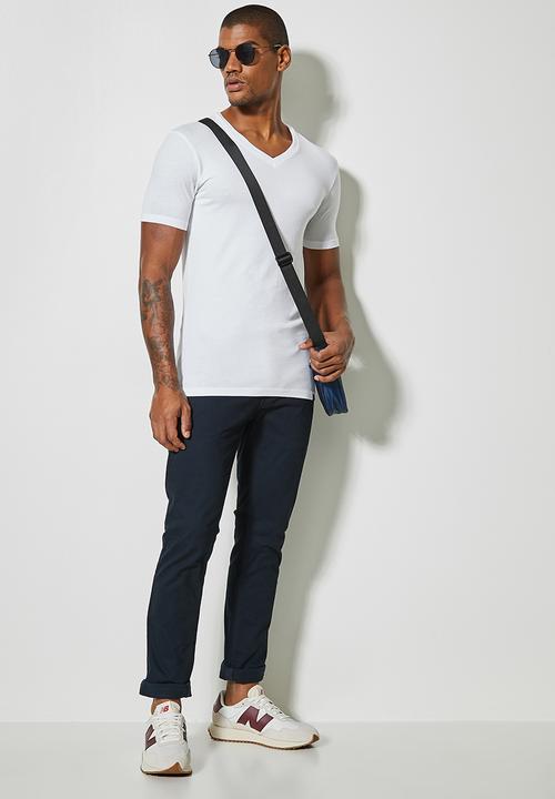Superbalist - James muscle fit v-neck - white