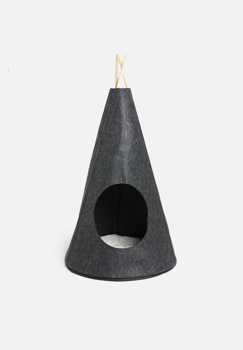 Cooper cat felt teepee - black