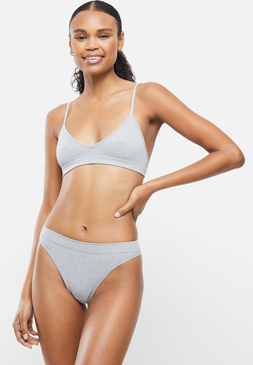 Cotton On - Seamfree triangle bralette/high cut brasiliano set - grey