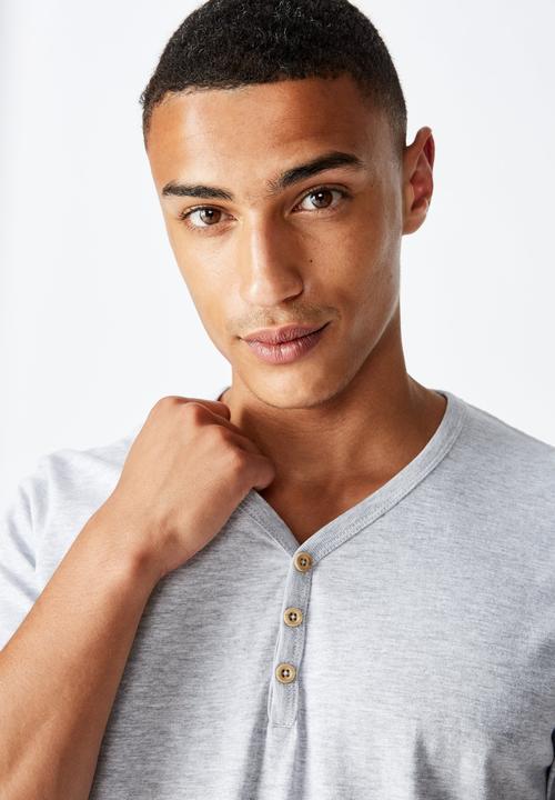 Cotton On - Essential henley tee