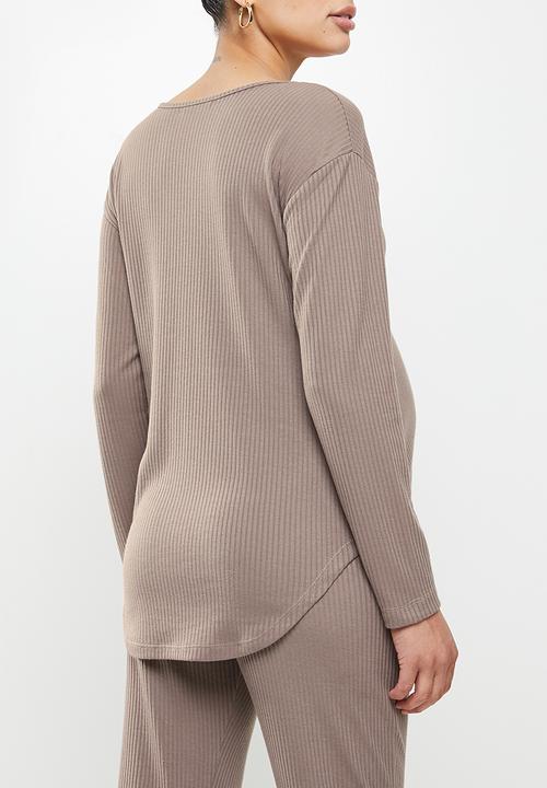 Superbalist - Maternity textured dropped shoulder v-neck top - light brown