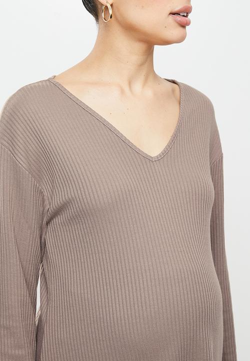 Superbalist - Maternity textured dropped shoulder v-neck top - light brown