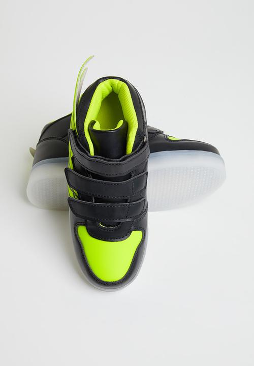Pop Candy - Boys light up sneakers - black & green