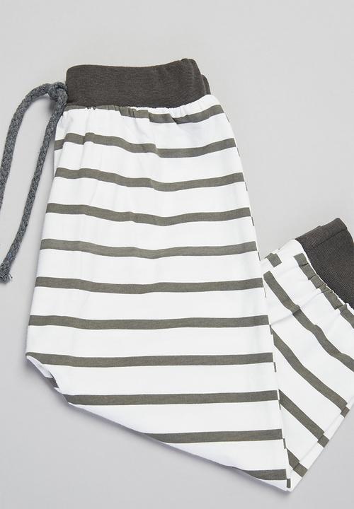 Pop Candy - Tee & pants set  - white & grey 