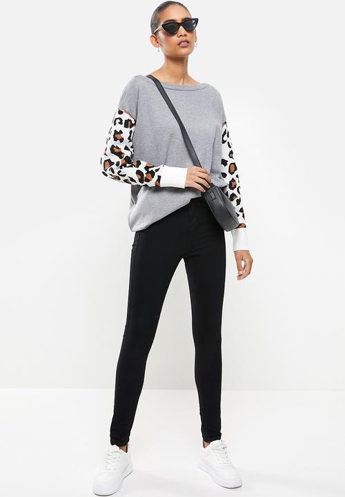 Stella Morgan - Animal print sleeve slouchy jumper - black