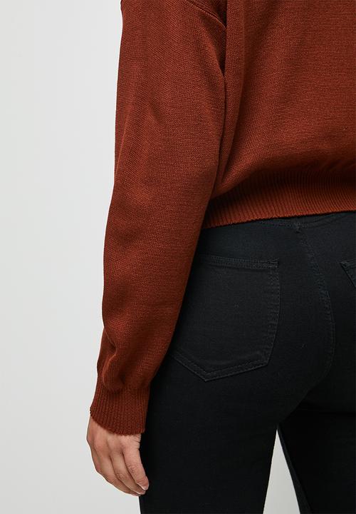 edit - Slash neck jumper - tobacco