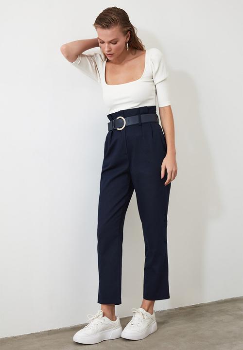 Trendyol - Belted pleated straight cut trousers - navy