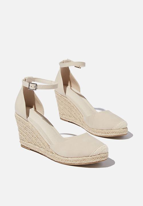 Cotton On - Florence closed toe wedge - bone nubuck