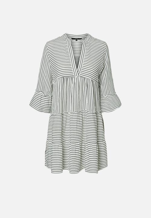 Vero Moda - Heli 3/4 short dress - white & black