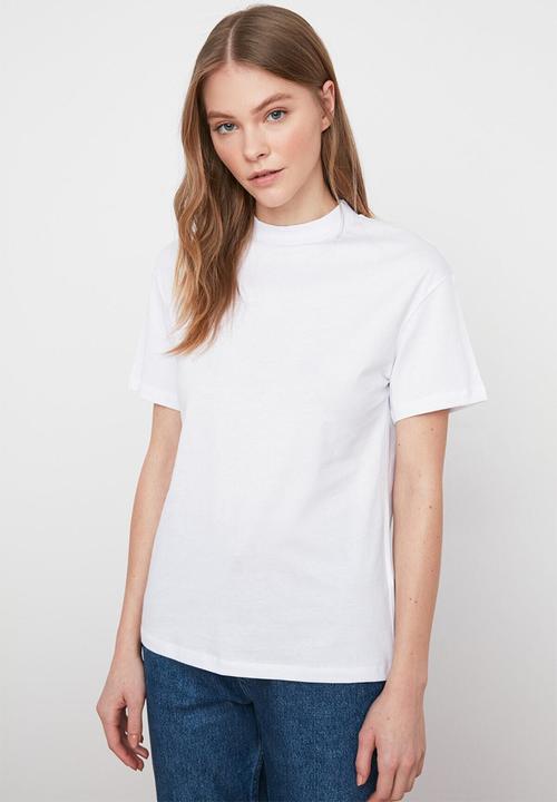 Trendyol - Stand collar basic knitted t-shirt - white