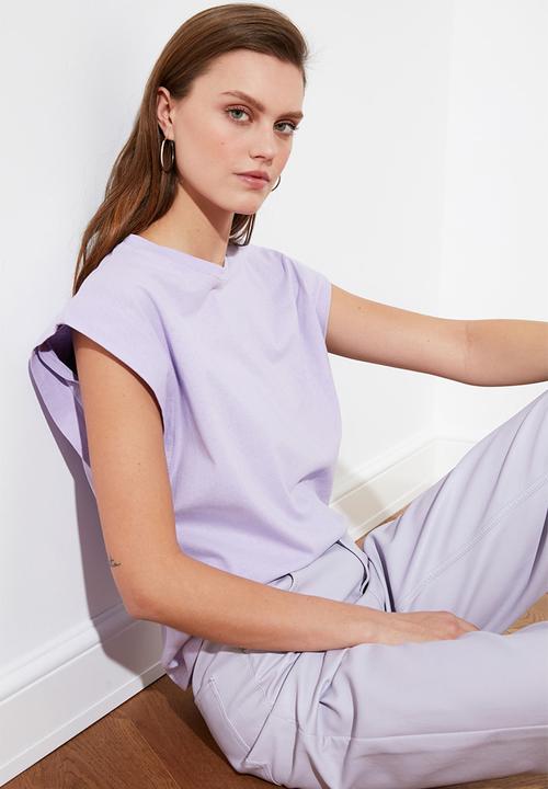 Trendyol - Sleeveless Basic Knit T-Shirt - Lilac