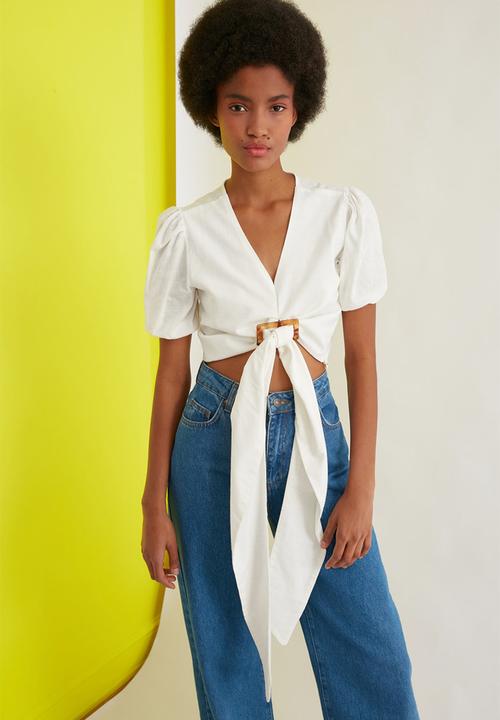 Trendyol - Ekru buckle detailed blouse - white