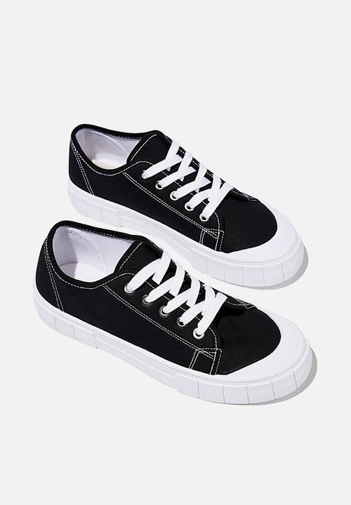Cotton On - Peggy lace up plimsoll - black