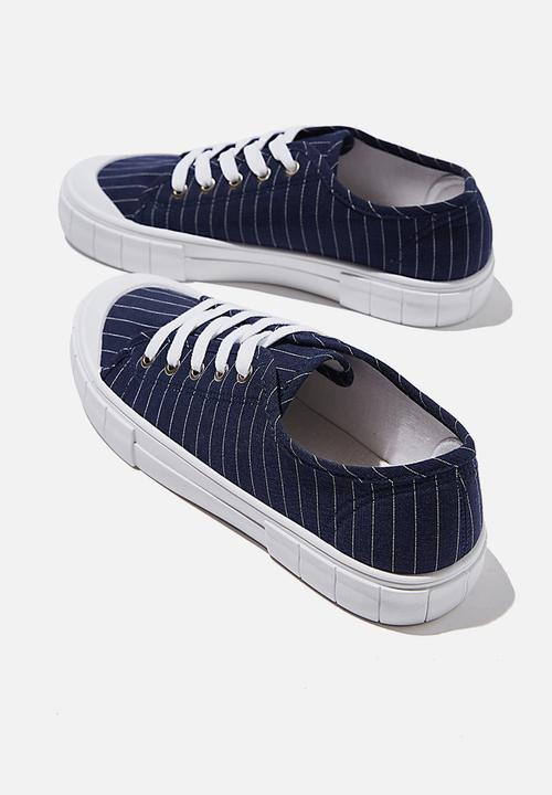 Cotton On - Peggy lace up plimsoll - navy shirting stripe