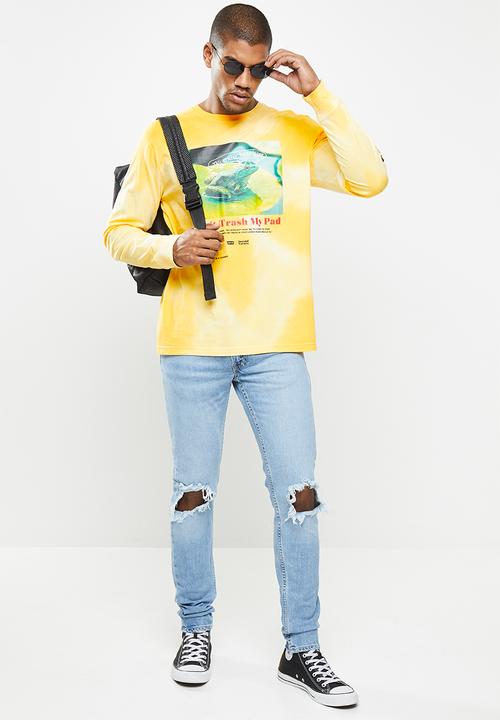 Levi’s® - Relaxed long sleeve graphic tee humor gd shadow - yellow
