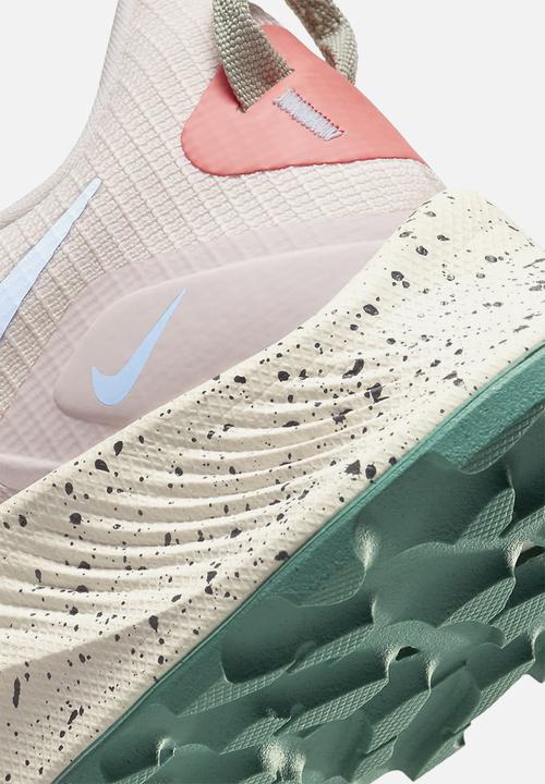 Nike - Pegasus trail 3 - light soft pink/aluminum-magic ember