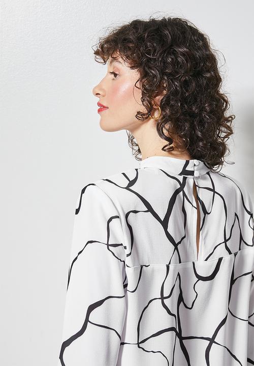 Superbalist - Basic squiggle shell blouse - white & black 