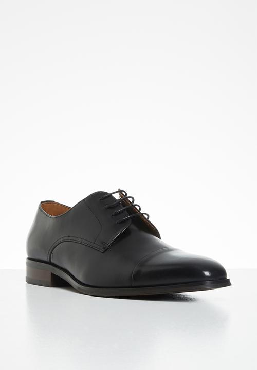 Steve Madden - Plot - black
