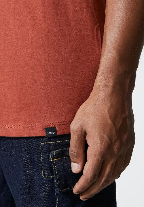 Superbalist - Barney longline curved hem tee - rust
