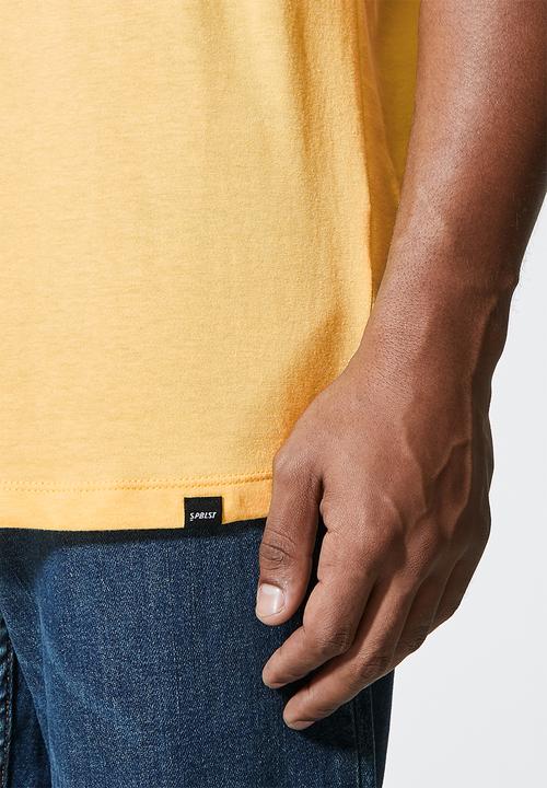 Superbalist - Barney longline curved hem tee - yellow 