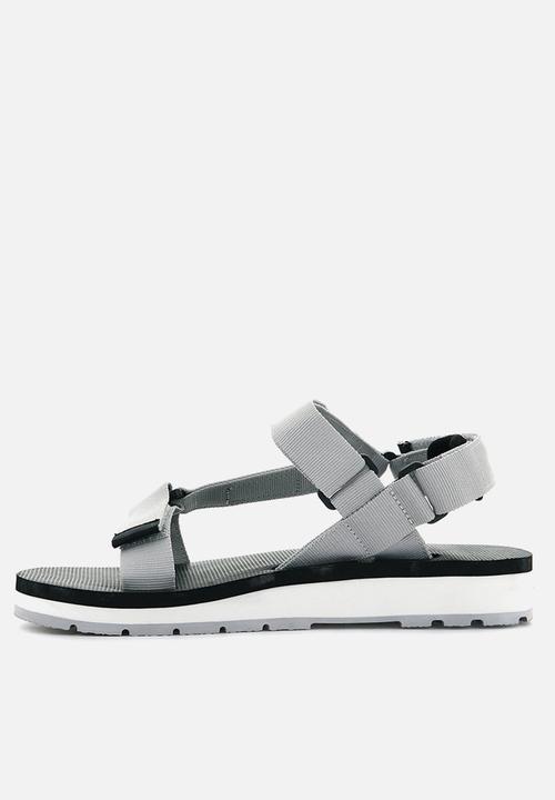 Palladium - Outdoorsy urbanity - vapor