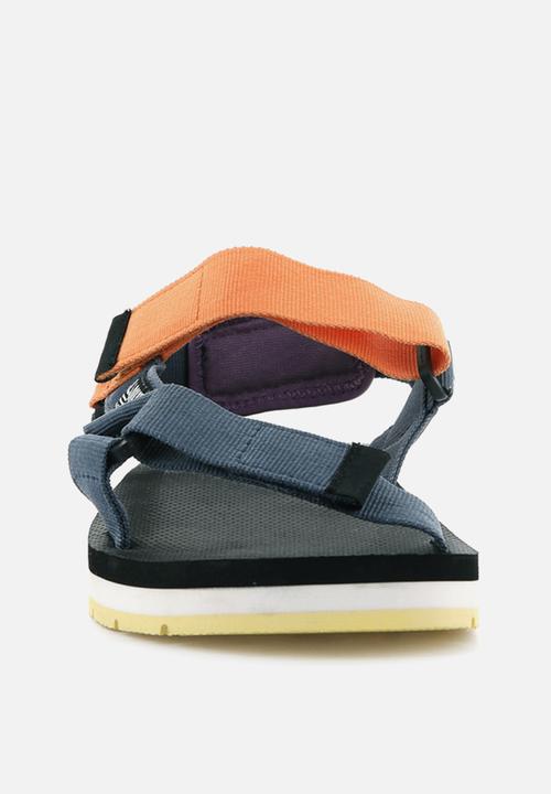 Palladium - Outdoorsy urbanity - blue denim