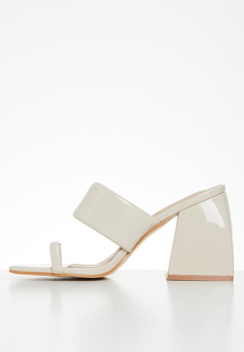 Public Desire - Caden square toe block heel - cream
