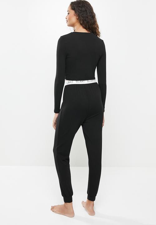 Blake - Branded elastic long crop tee & pants sleep set - black