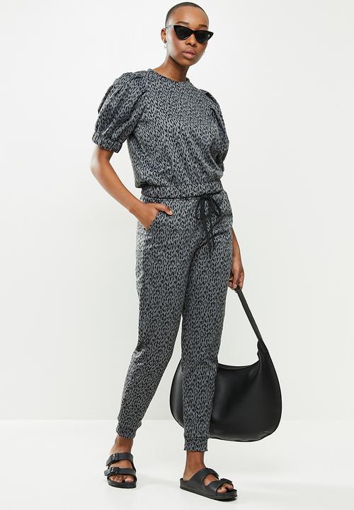 Me&B - Animal elasticated jacquard hem top - charcoal 