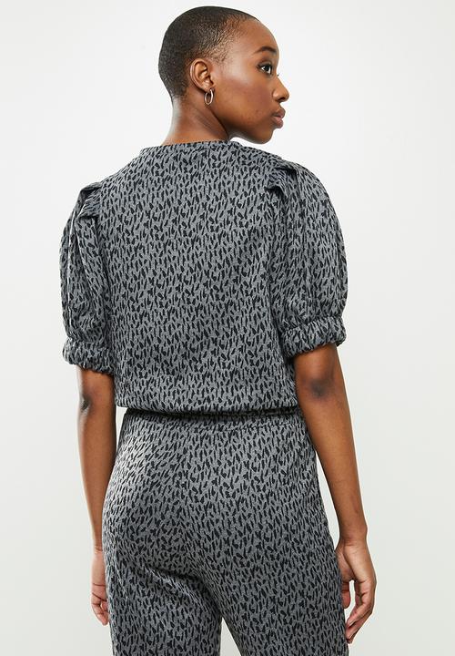 Me&B - Animal elasticated jacquard hem top - charcoal 