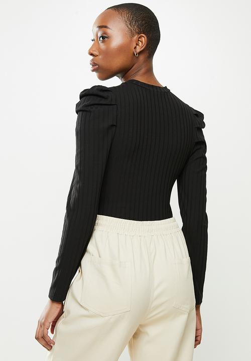 Me&B - The pleated sleeve tee - black