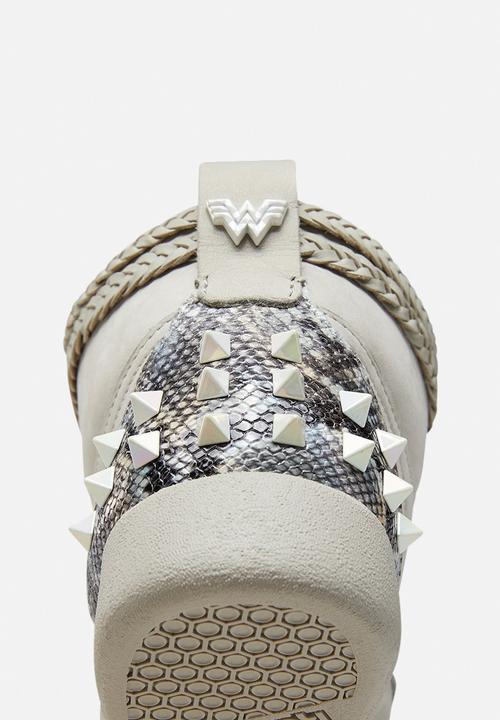 Reebok - Freestyle hi Wonder Woman - shady grey / shady grey / fearless purple
