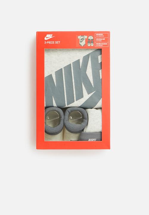 Nike - Futura logo hat / bodysuit / bootie 3 piece set - grey 