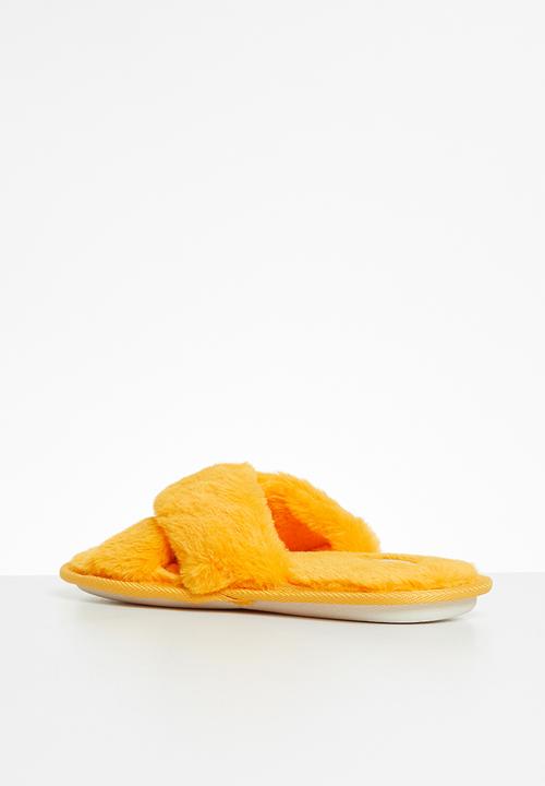 Jada - Criss cross fluffy slipper - yellow