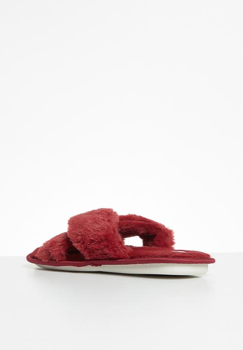 Jada - Criss cross fluffy slipper - red