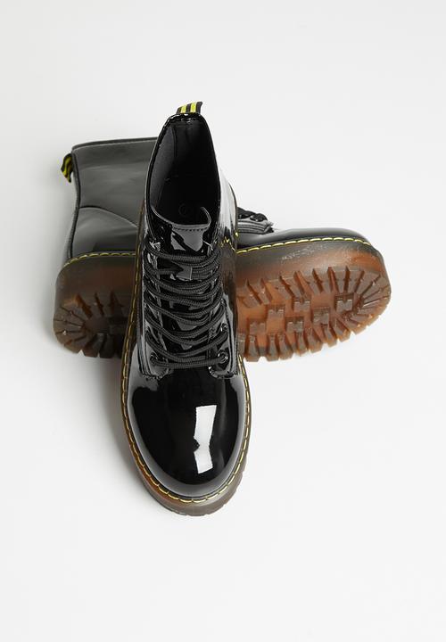 Jada - Flatform chunky lace-up boot - black