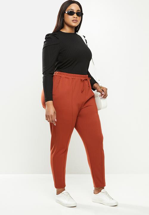 Me&B - Plus pleated sleeve tee - black