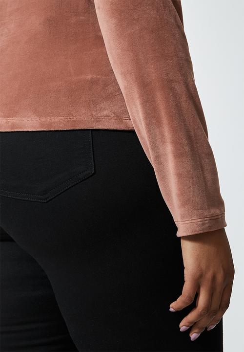 VELVET - Plush velvet cropped long sleeve turtle top - mink