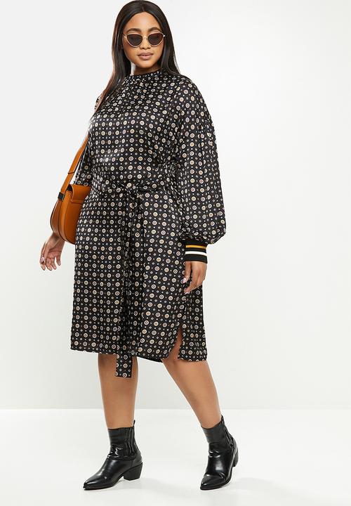 Me&B - Plus foulard bellow sleeve dress with tie front detail - black & brown