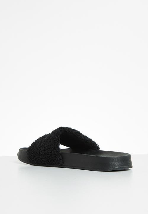 FILA - Nova slide - black