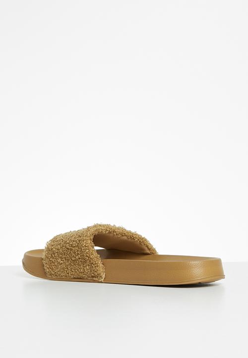 FILA - Nova slide - camel