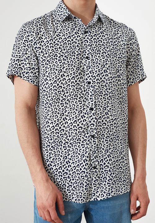 Trendyol - Animal print short sleeve shirt - black & white 