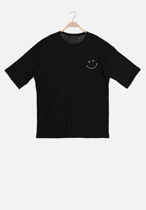 Trendyol - Chest printed short sleeve tee - black