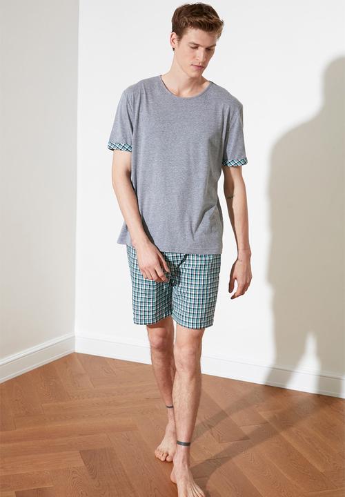 Trendyol - Top & check shorts pj set - grey & green 