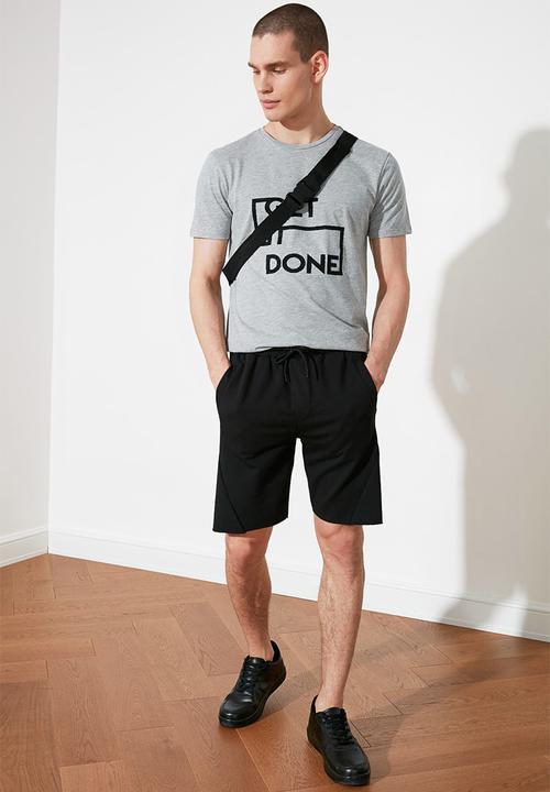 Trendyol - Contrast drawstring sweatshorts - black